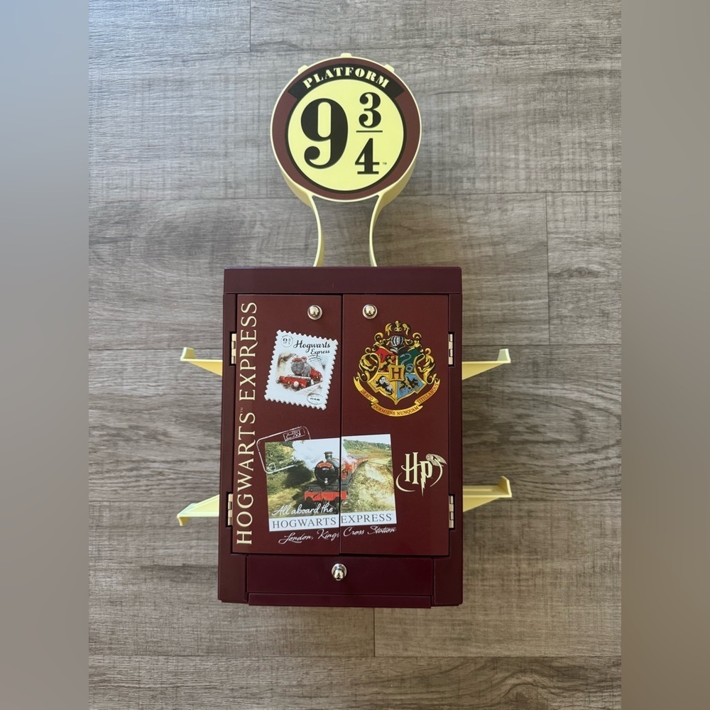 New Harry Potter ‘Platform 9 3/4’ Gaming Locker